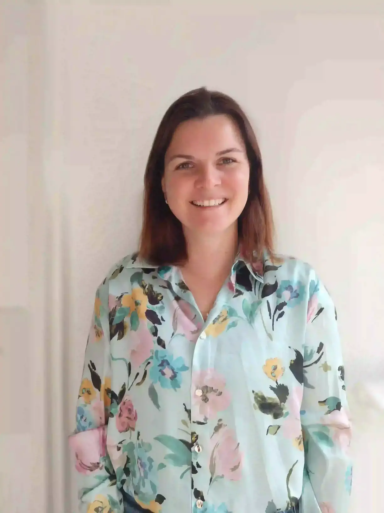 Morgane chtepenko photo portrait éloigné 2 Morgane Chtepenko, coach parental, consultante éducation & parentalité chez posifamily.fr dans le var 83